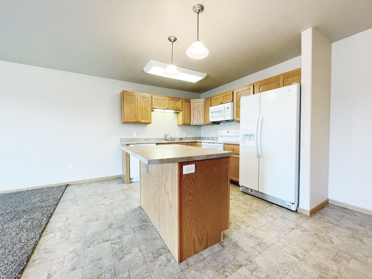 Lindenwood Apartments - Photo 7 of 18