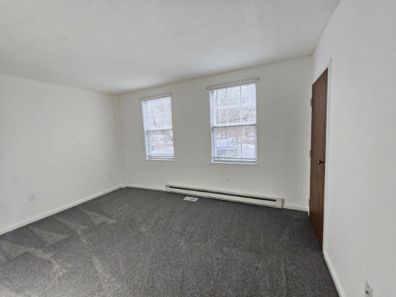 31 Clinton Street - Photo 5 of 11