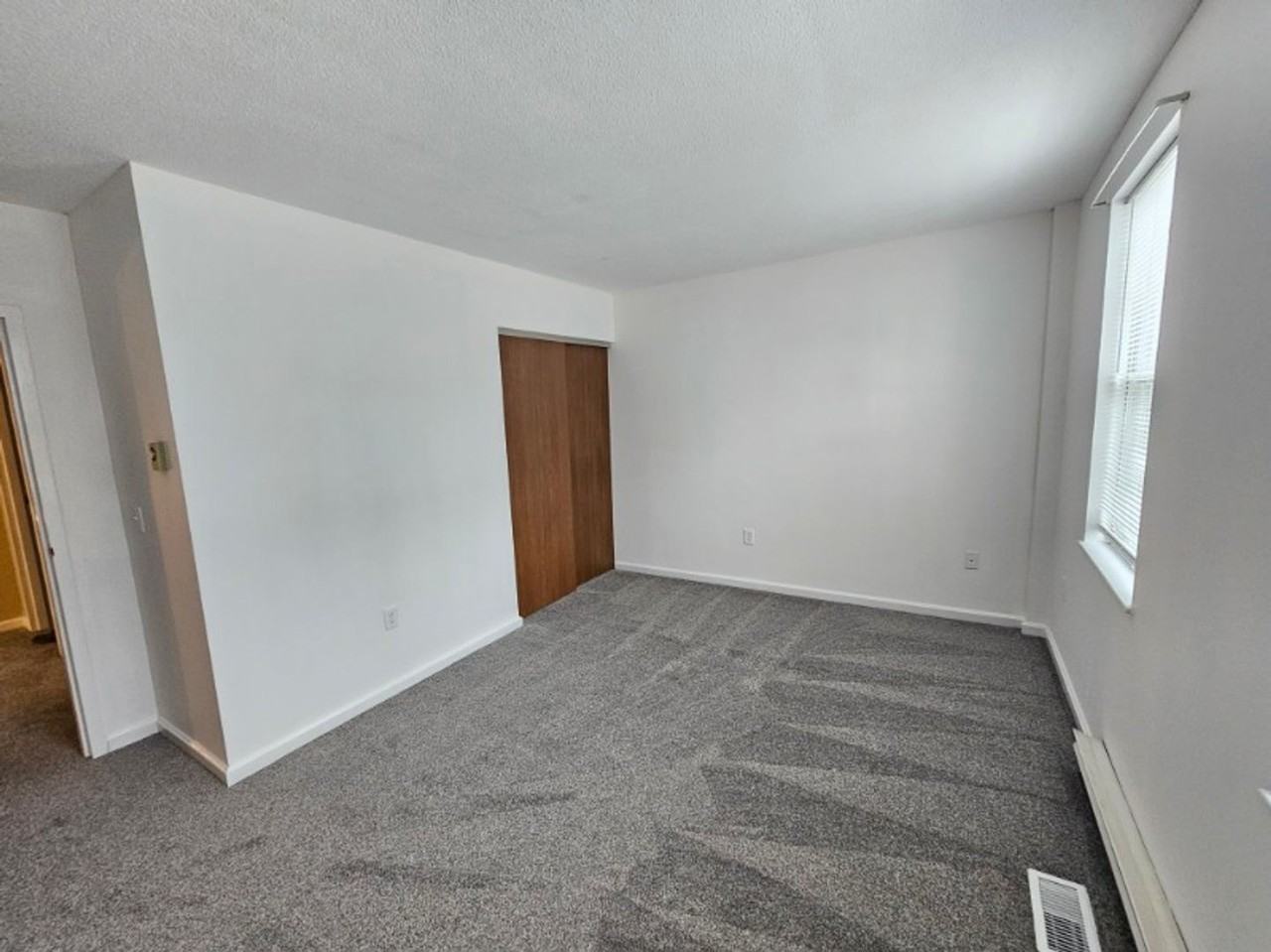 31 Clinton Street - Photo 6 of 11