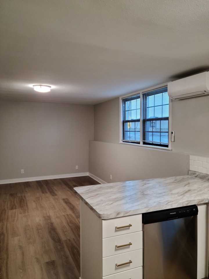 826 Lakeside - Photo 5 of 17