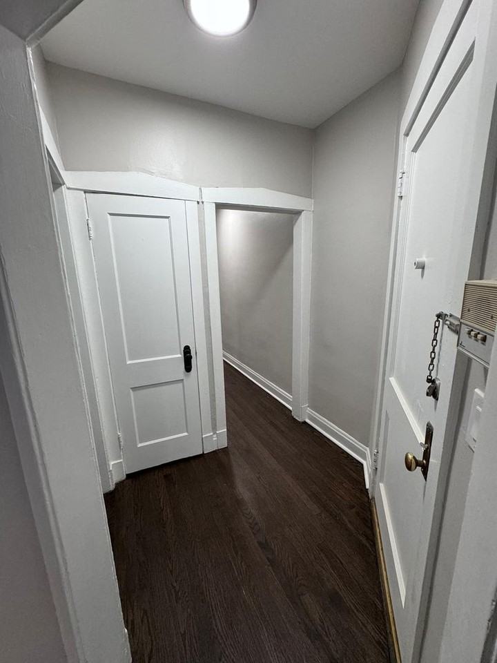 Clark/North Shore Apartments 6657 N Clark St. / 163341 W. North