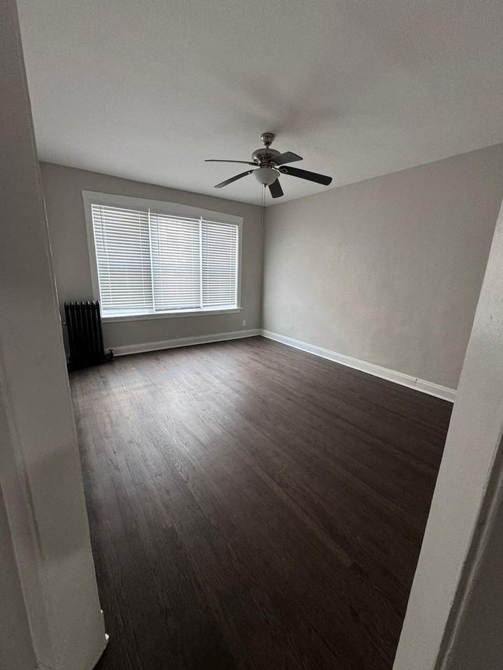 Clark/North Shore Apartments 6657 N Clark St. / 163341 W. North