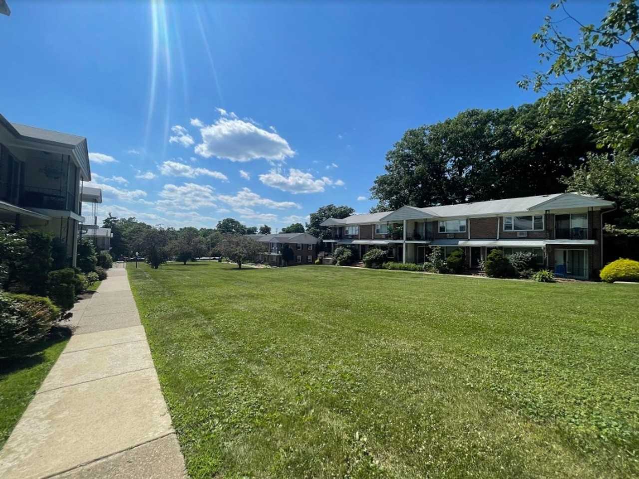 405 Franklin - Photo 2 of 4