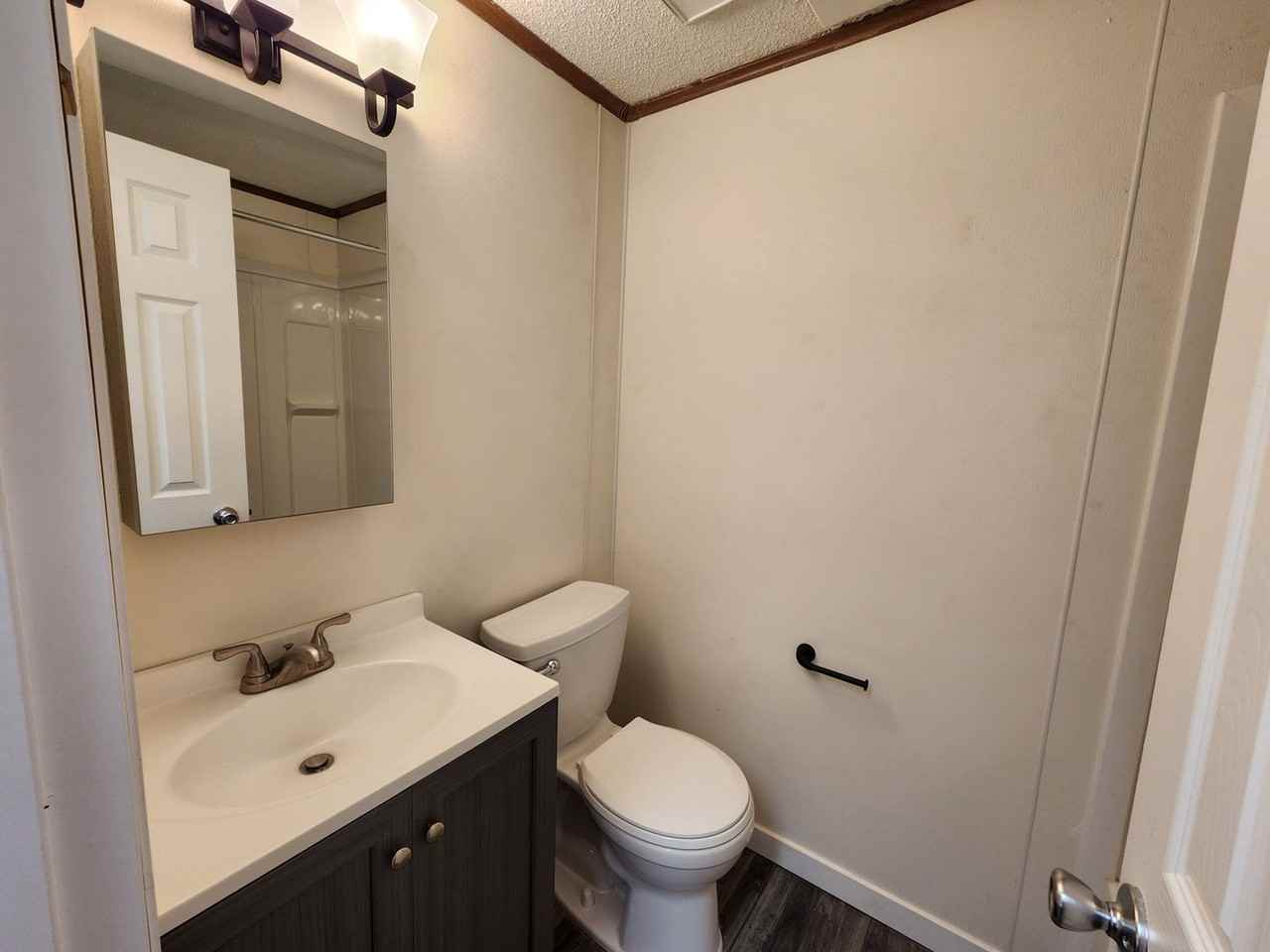 Winthrop Court - Photo 4 of 8