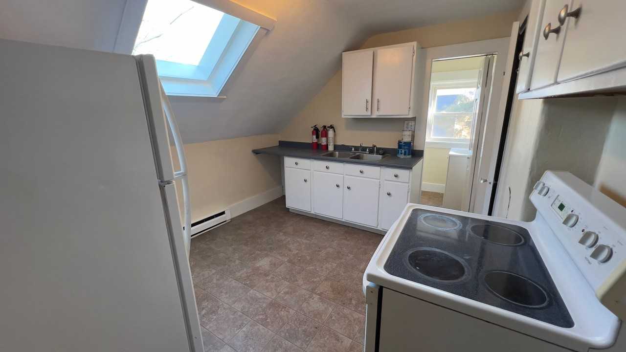 10-12 Nichols Ave - Photo 2 of 20