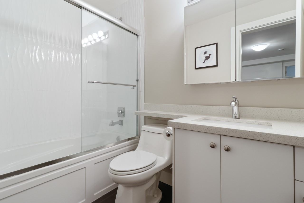 1217 Lamerton Ave - Photo 6 of 20