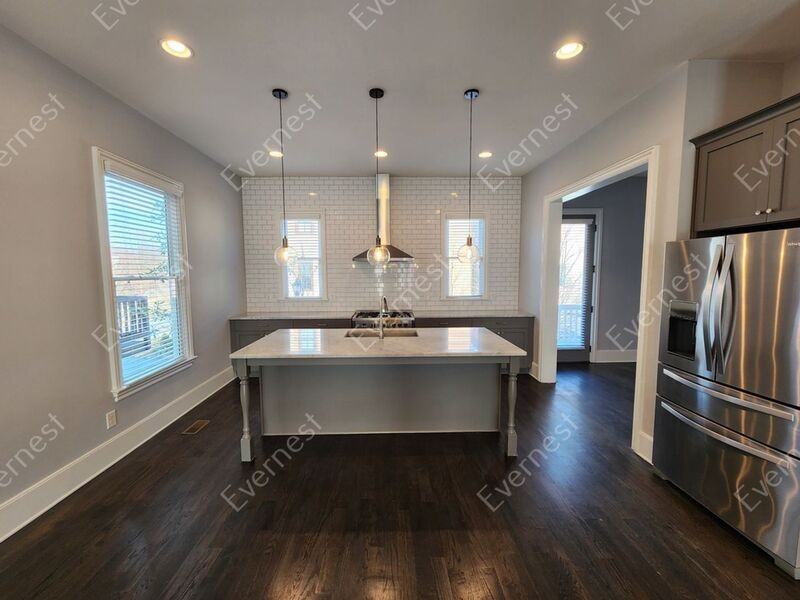 380 Bill Kennedy Way Se - Photo 3 of 36