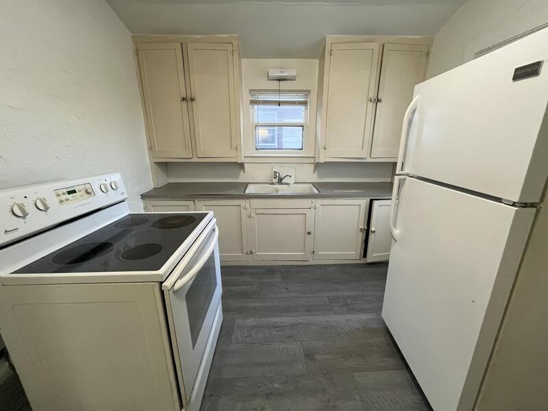 924 922/924 Erie Ave - Photo 3 of 13