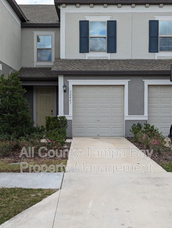 32047 Blue Passing Loop - Photo 3 of 31