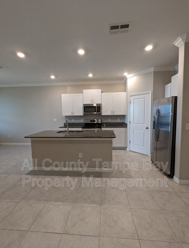 32047 Blue Passing Loop - Photo 5 of 31