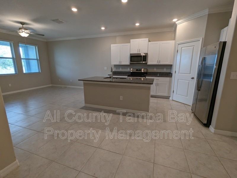 32047 Blue Passing Loop - Photo 6 of 31