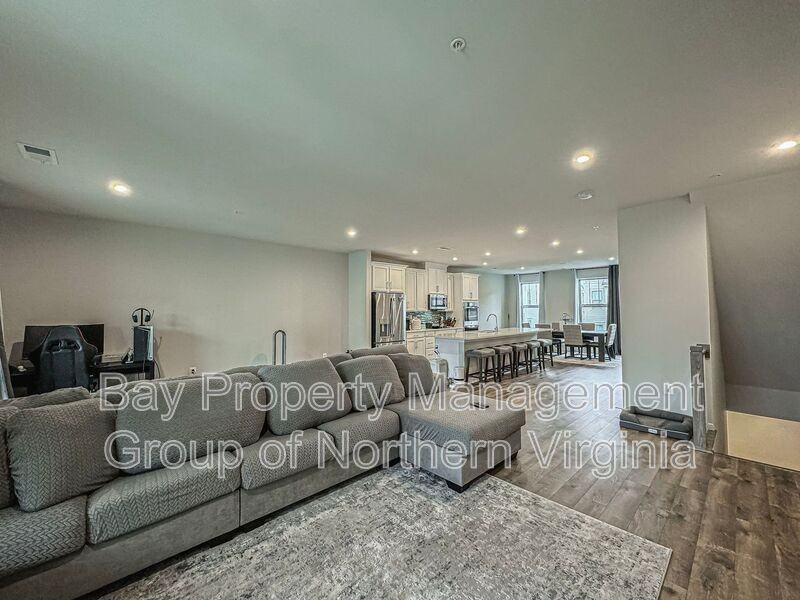 216B Park Central Ter - Photo 3 of 33