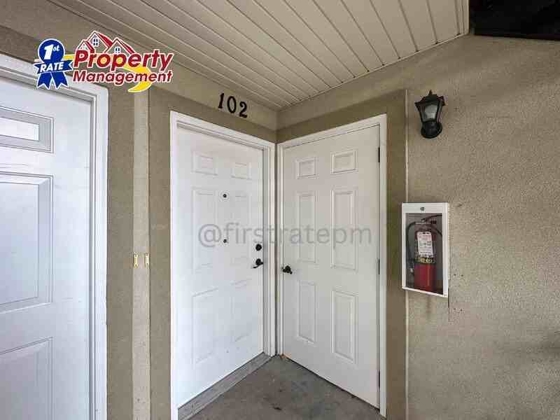 10117 W Garverdale Ln #202 - Photo 3 of 26