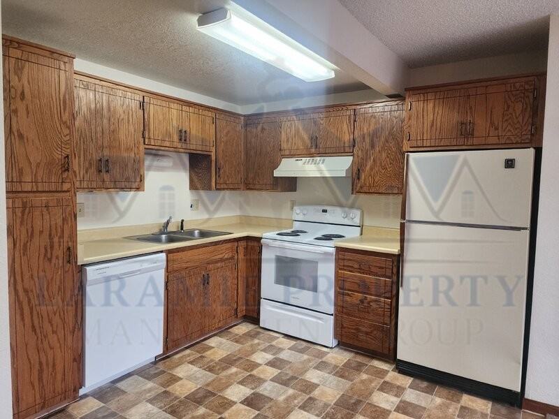 1725 Fetterman Dr #B - Photo 5 of 14