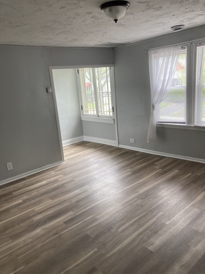 117 N 60th St #1 - Photo 2 of 8