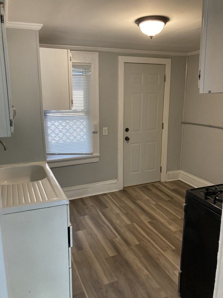 117 N 60th St #1 - Photo 3 of 8