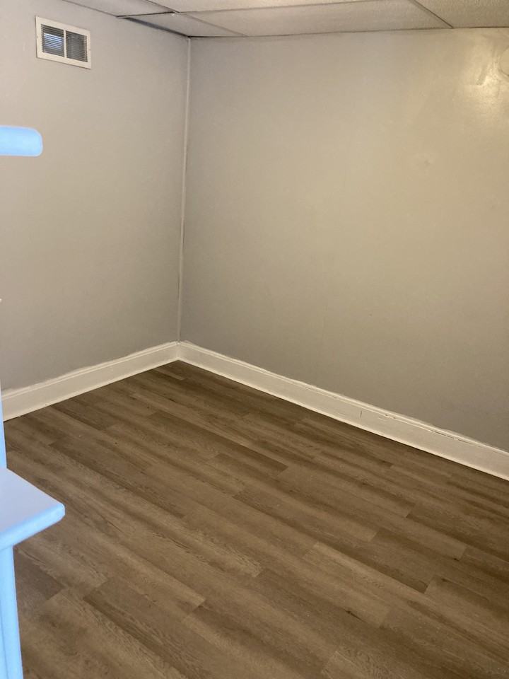 117 N 60th St #1 - Photo 6 of 8