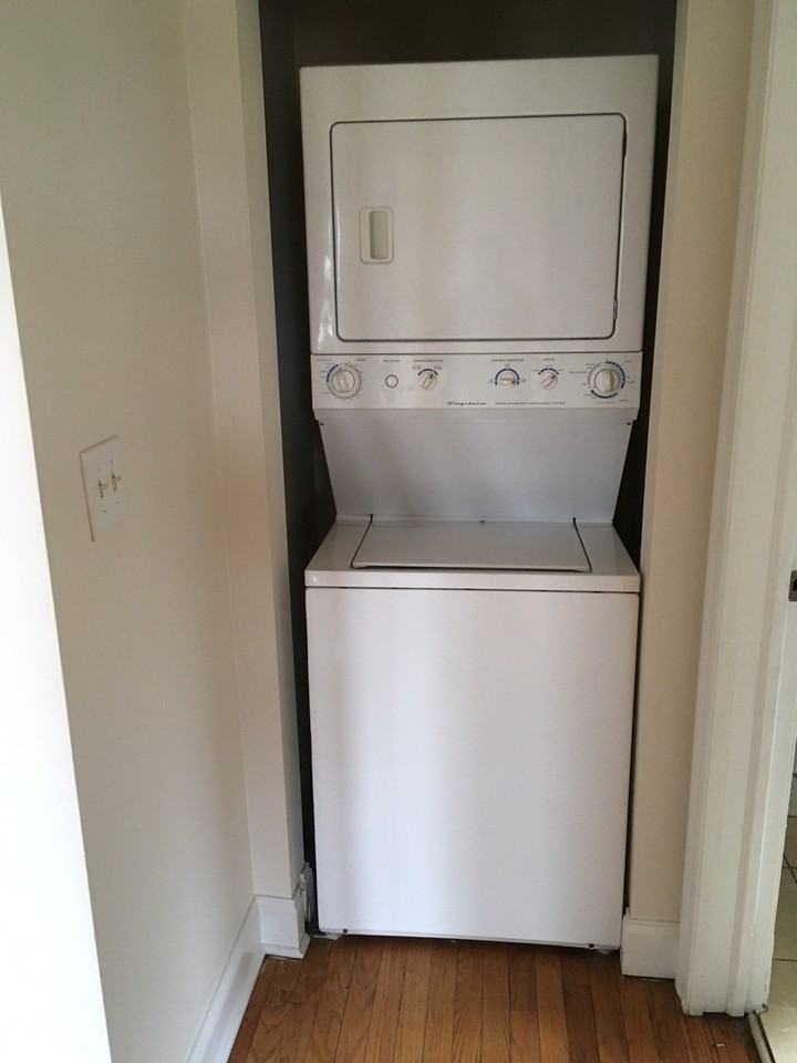 2133 W Howard St - Photo 3 of 12