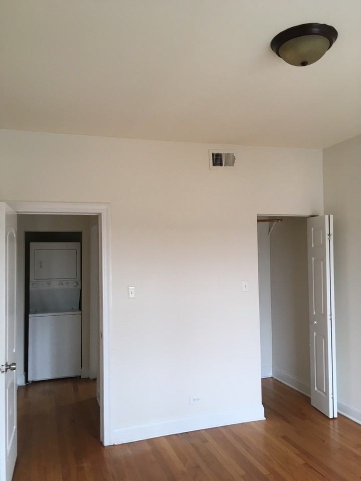 2133 W Howard St - Photo 5 of 12