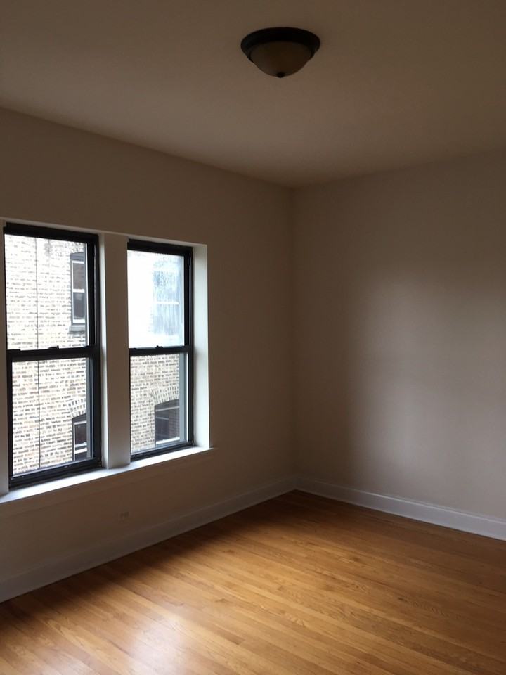 2133 W Howard St - Photo 6 of 12