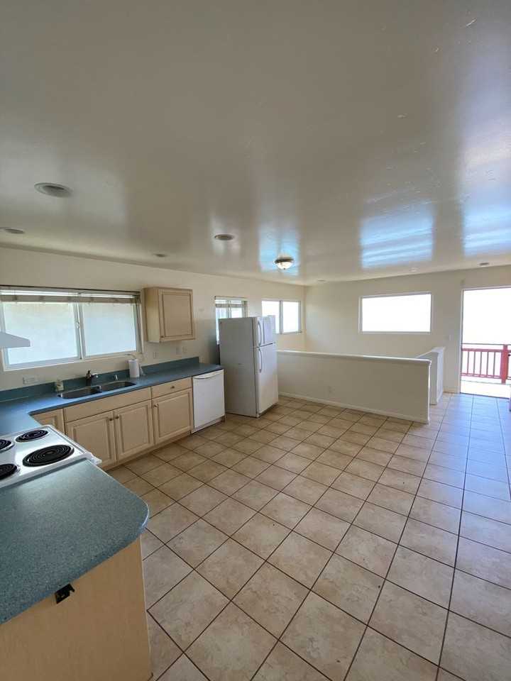6707 Del Playa Dr - Photo 4 of 31