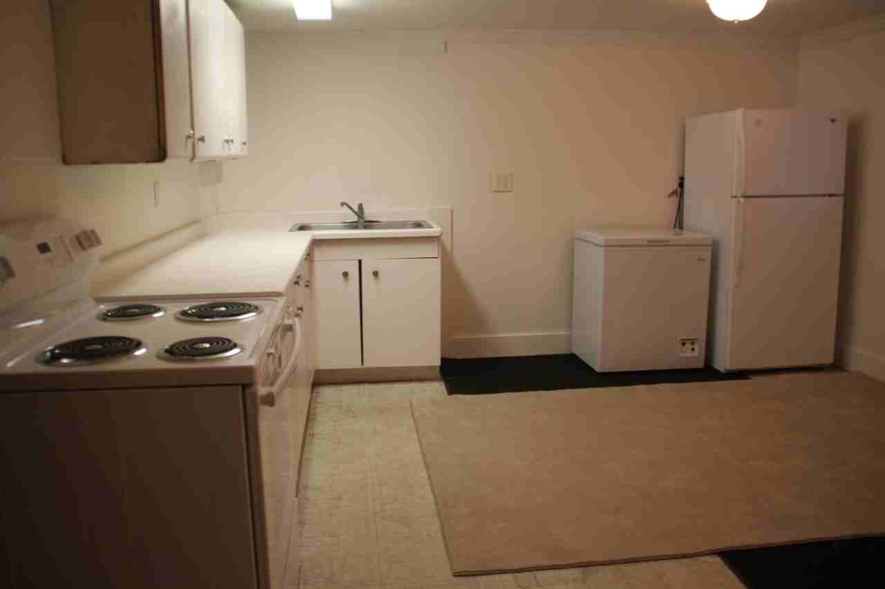 1028 6th Ave S - Photo 7 of 11