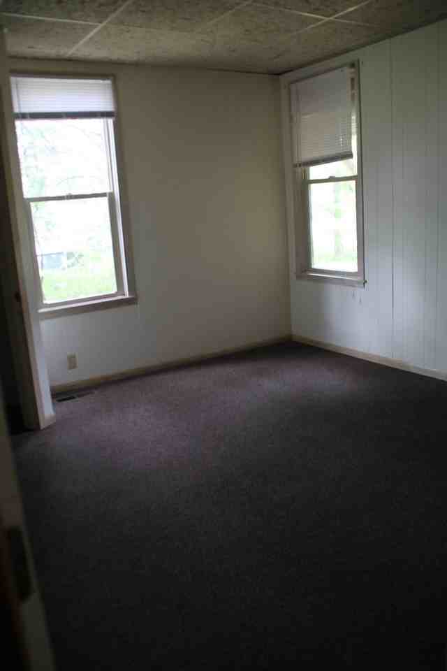 413 8th Ave S - Photo 7 of 9