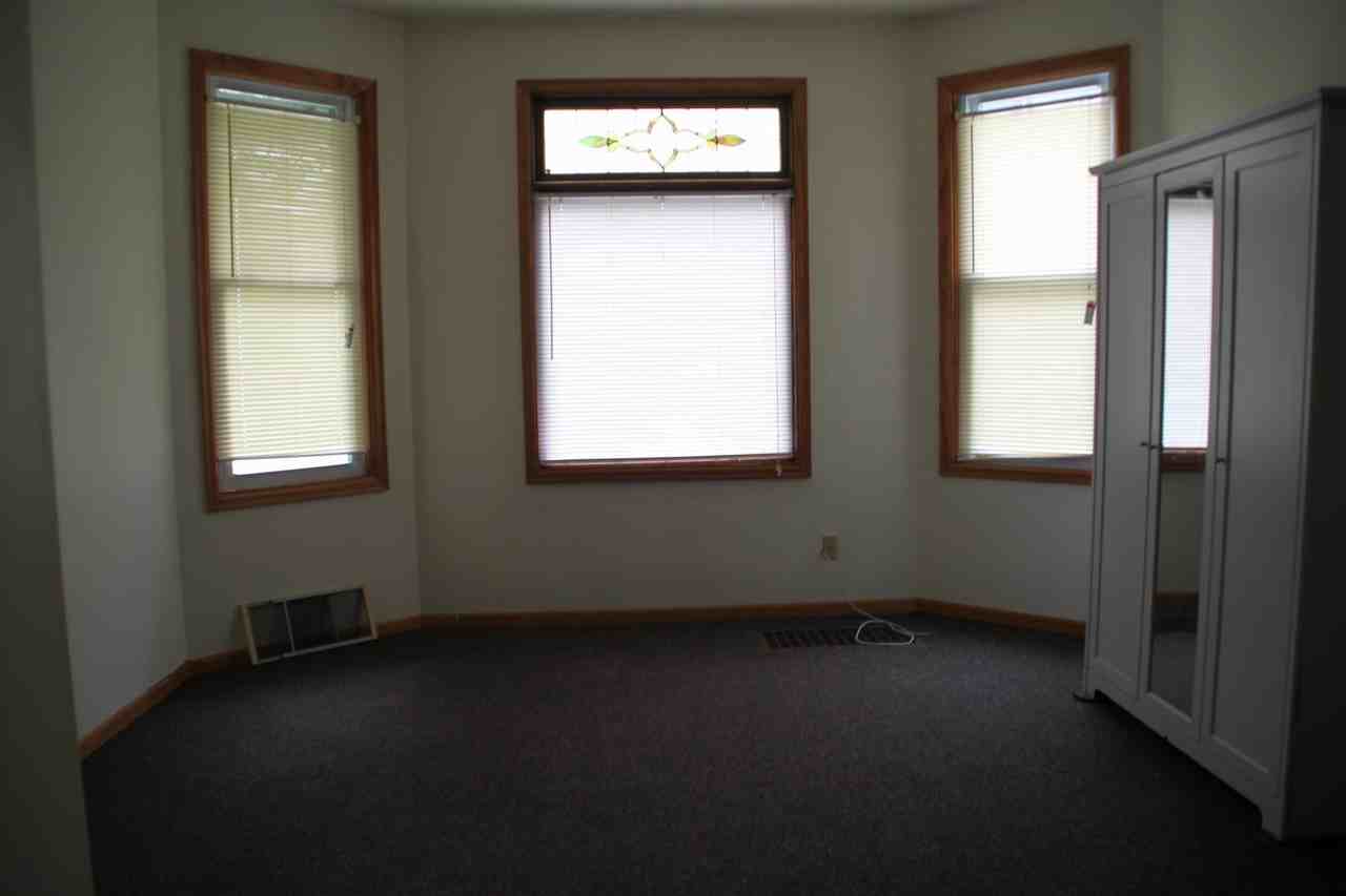 515 6th Ave S - Photo 6 of 13