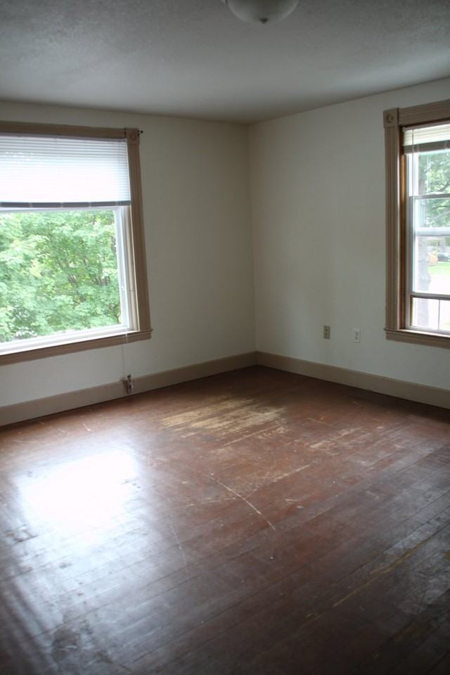 515 6th Ave S - Photo 7 of 13