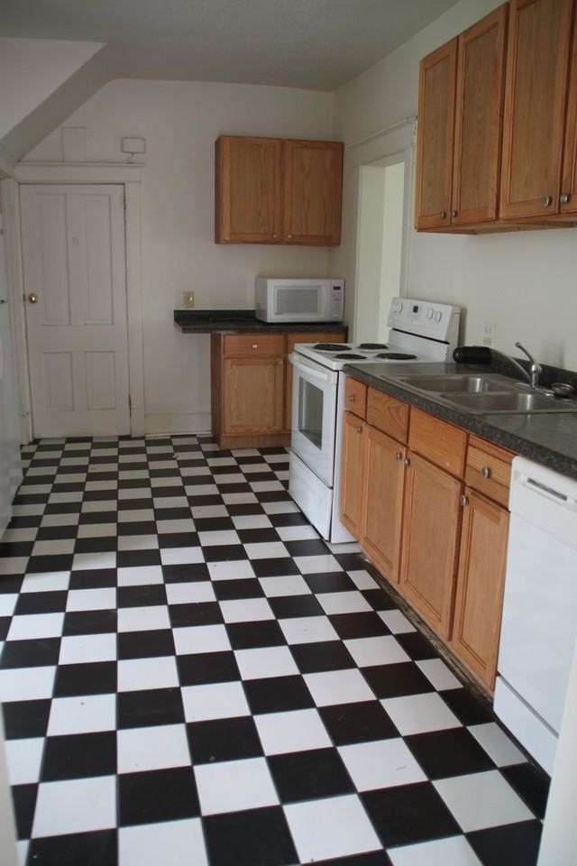 619 6th Ave S - Photo 3 of 16