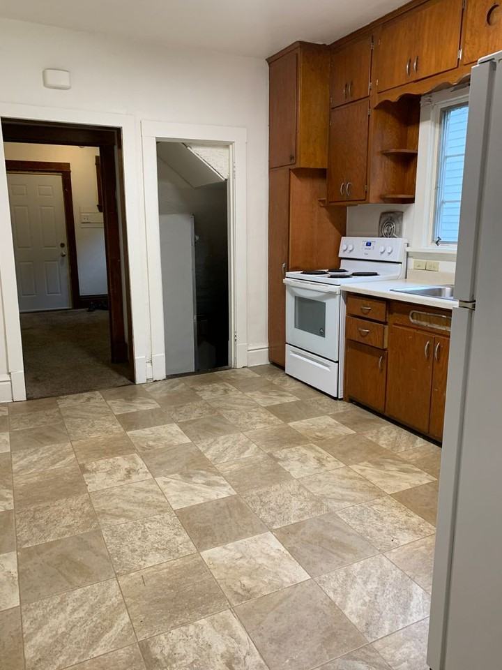 710 6th Ave S - Photo 2 of 11