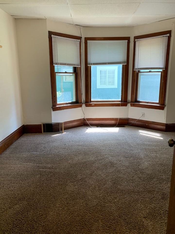710 6th Ave S - Photo 4 of 11