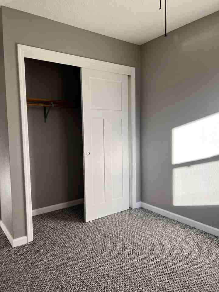 304 S 2nd St - Photo 2 of 9