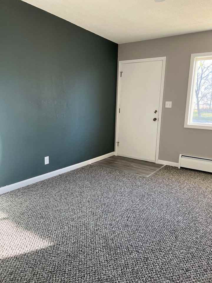 304 S 2nd St - Photo 3 of 9