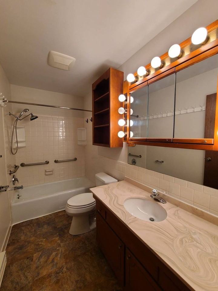 4150 Ridge Rd #5 - Photo 6 of 20