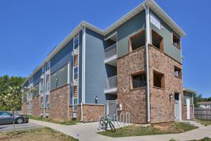 featured image of 940 E Webster St