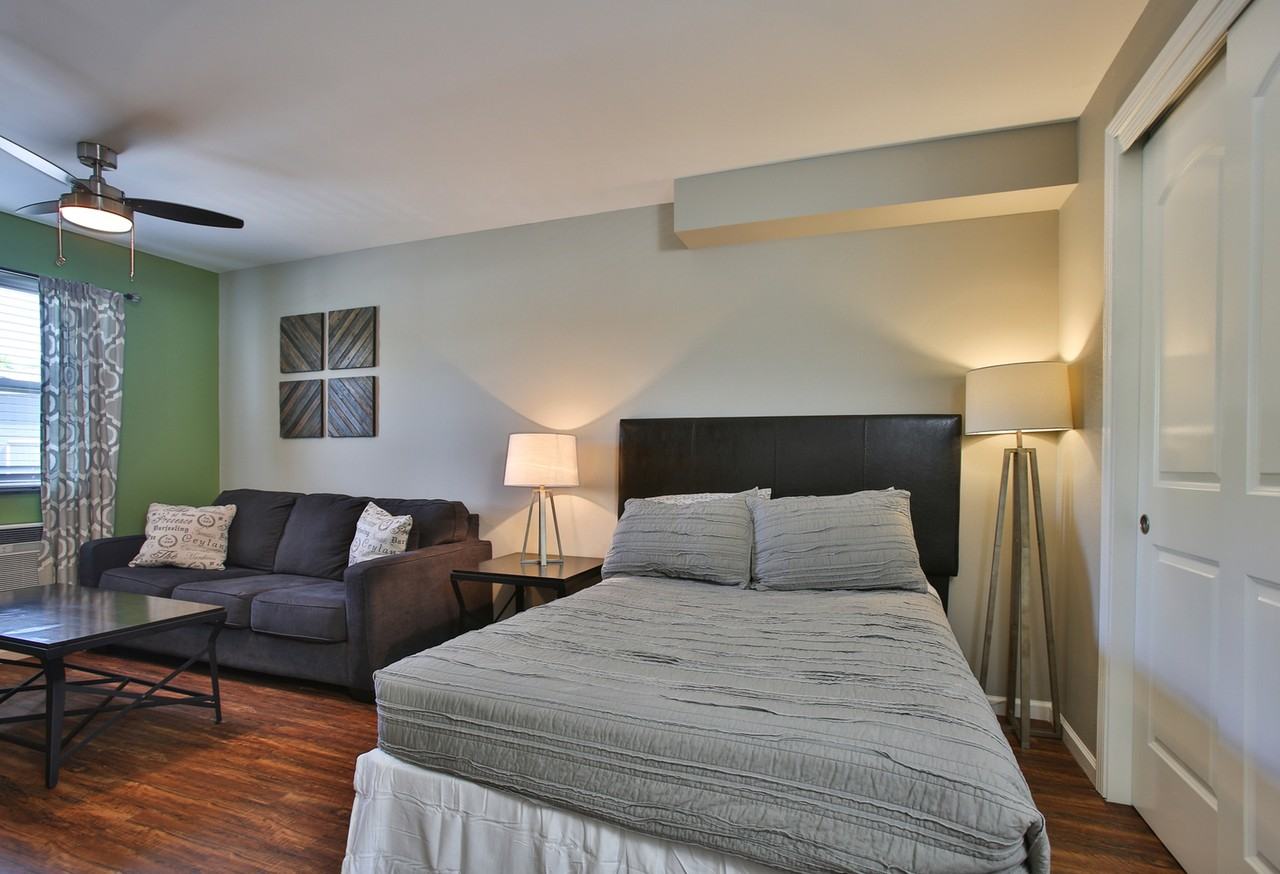 940 E Webster St - Photo 7 of 7