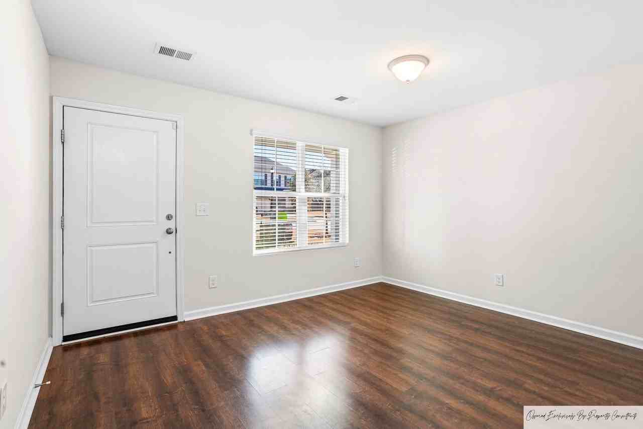 115 Hemphill Rd - Photo 4 of 30