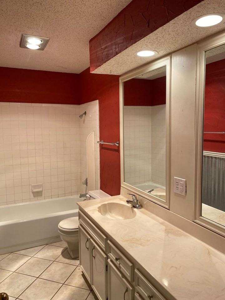 9303 Flint Ave - Photo 4 of 50