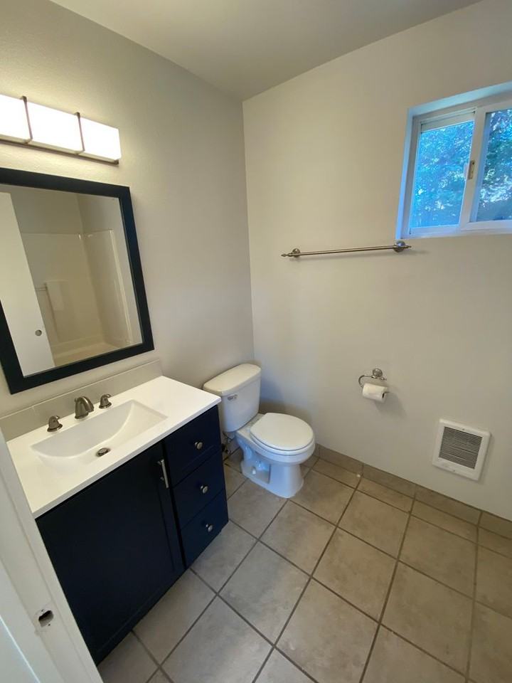 910 E Juniper Ave - Photo 4 of 37