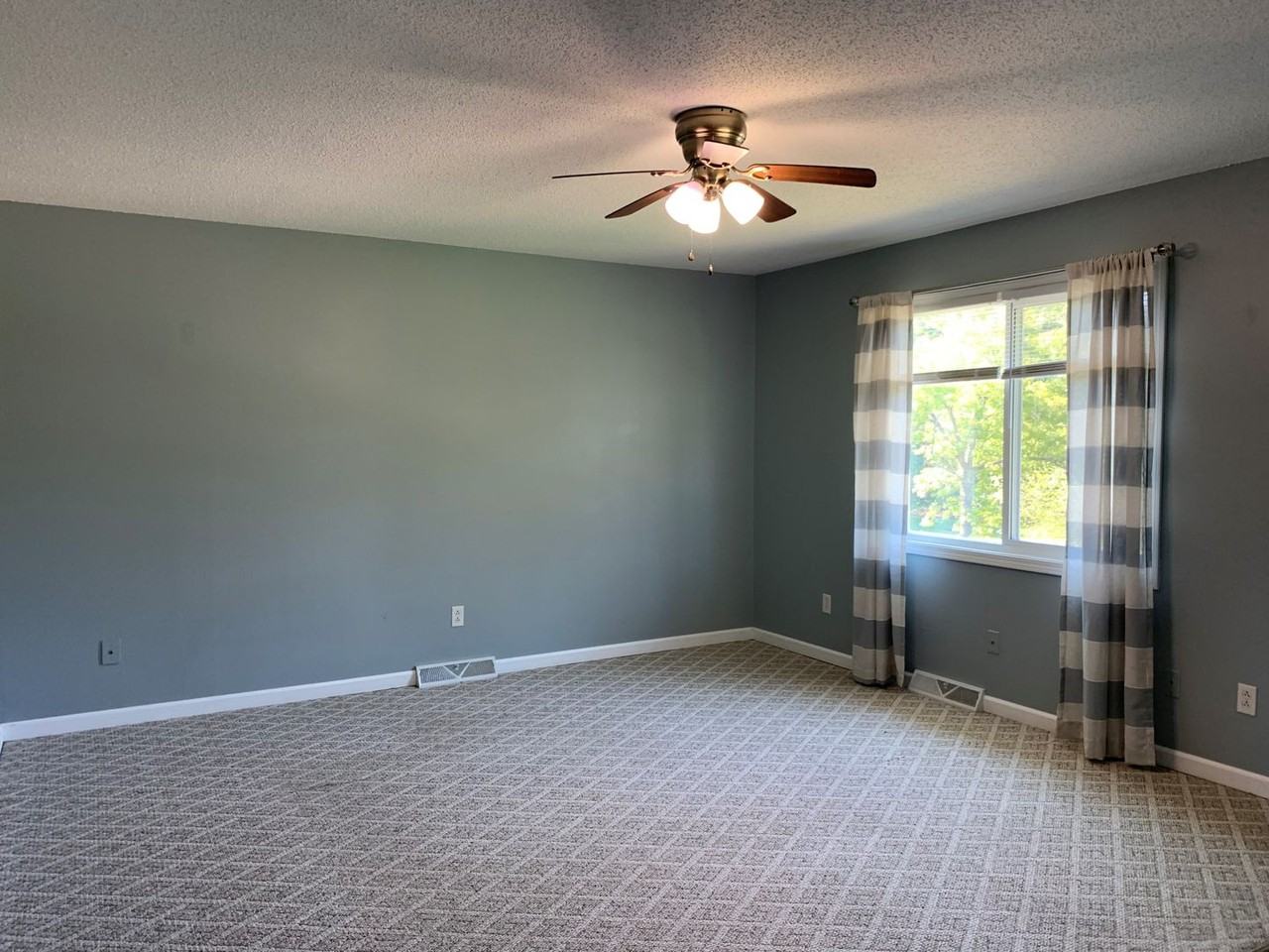 102 Red Bud Cir - Photo 3 of 19