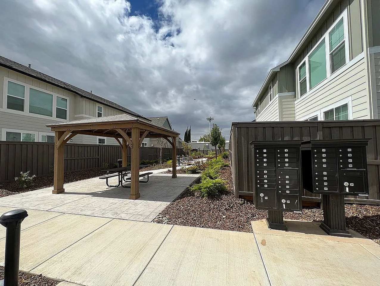 6921 Peak Way - Photo 3 of 29