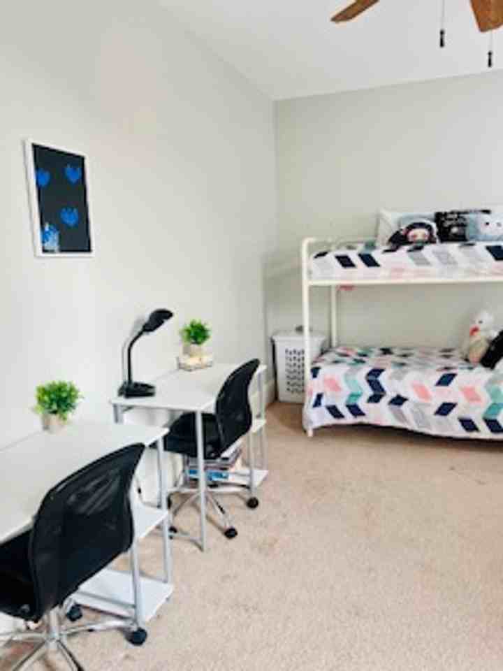 227 W Broughton St #3 - Photo 5 of 44