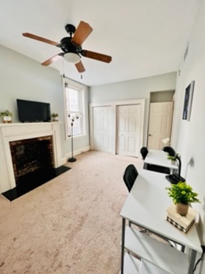 227 W Broughton St #3 - Photo 7 of 44