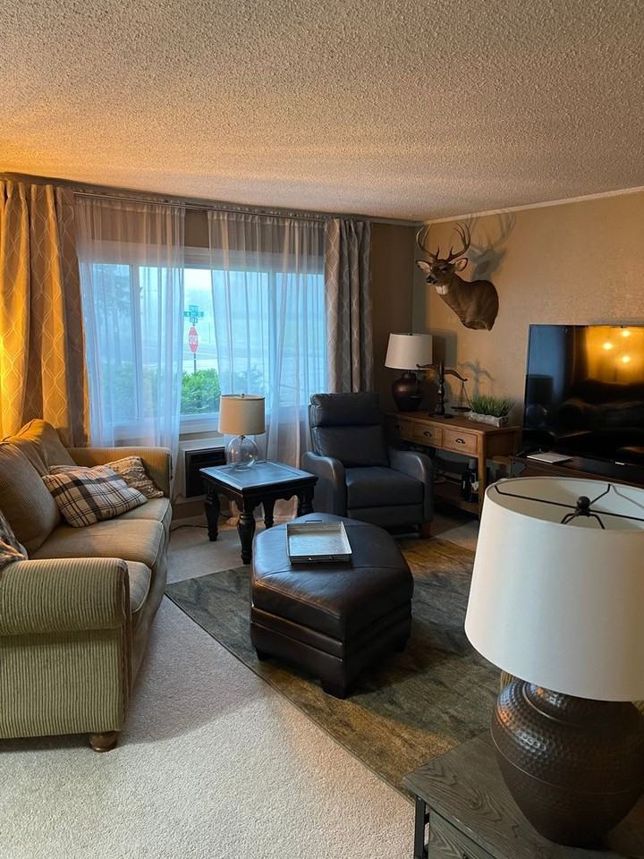 702 N 21st St - Photo 4 of 9