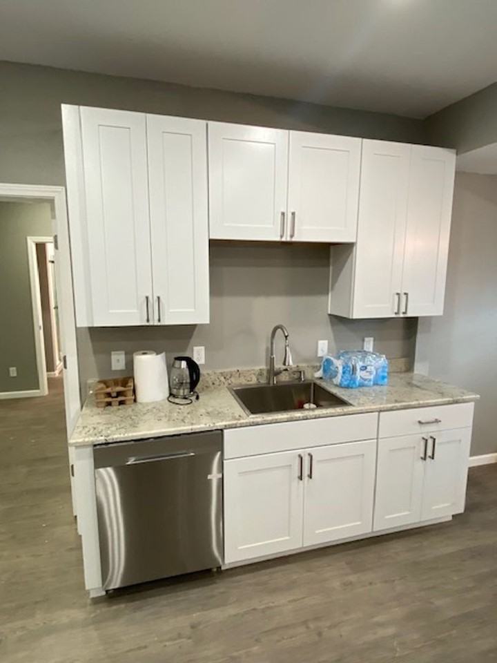 602 Jefferson St - Photo 4 of 13