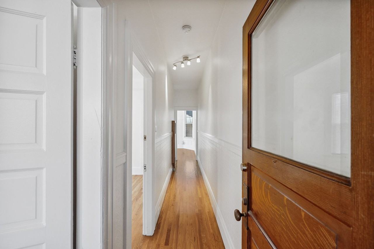 571 Union St - Photo 3 of 27