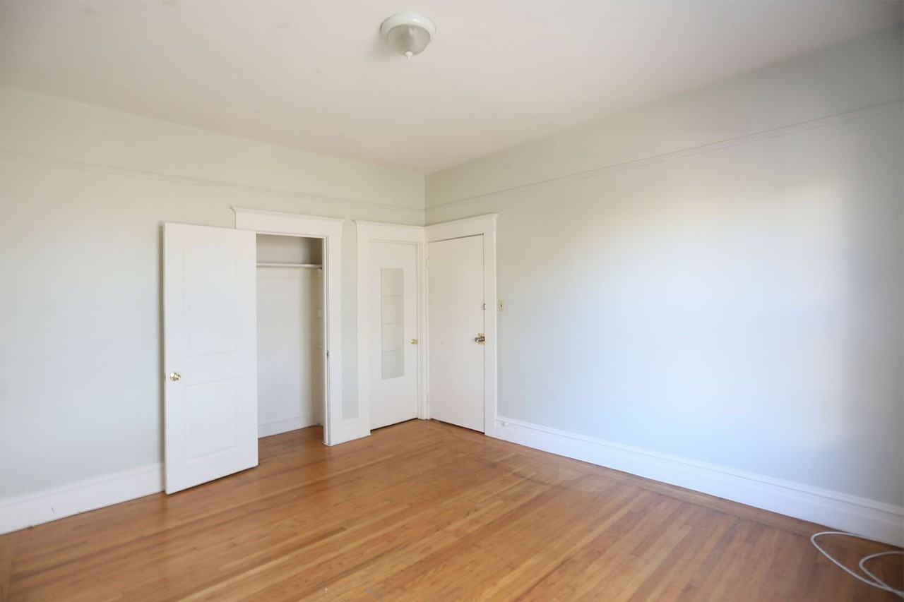 741 Greenwich St - Photo 2 of 11