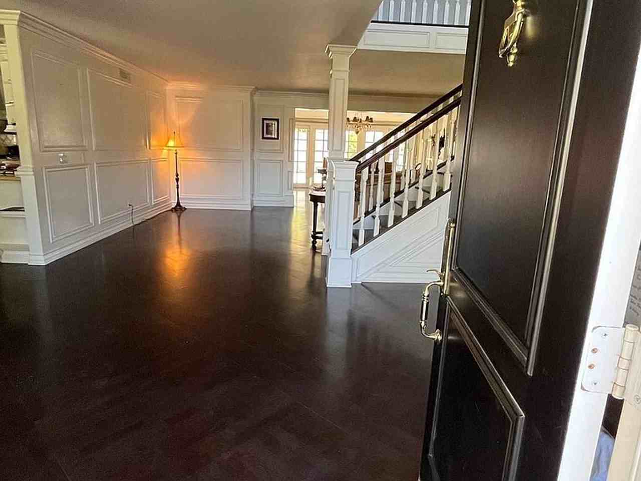 32008 Foxmoor Ct - Photo 3 of 38