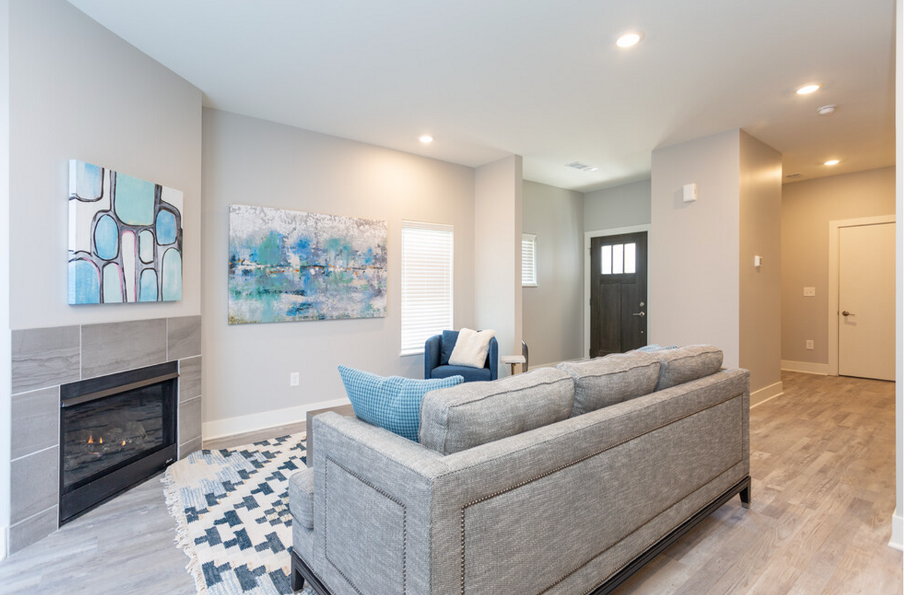 529 Somerset Dr Ne - Photo 3 of 19